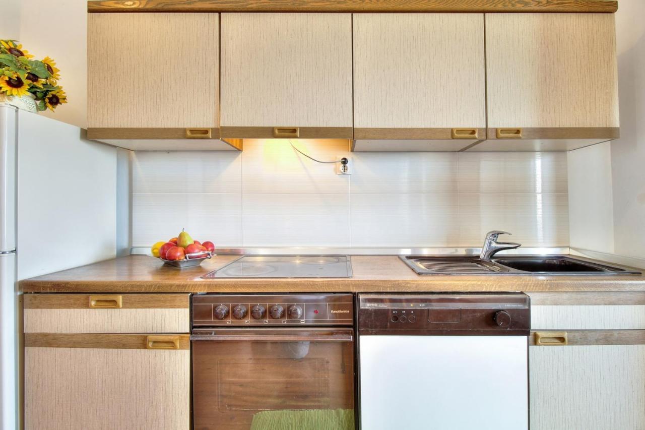 Nadia House With Apartments Zambratija  Ngoại thất bức ảnh