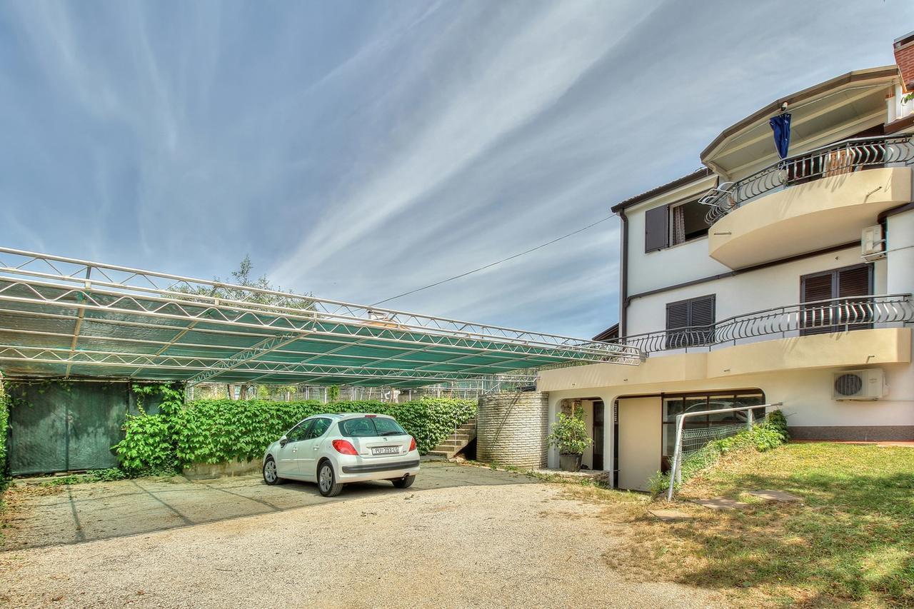 Nadia House With Apartments Zambratija  Ngoại thất bức ảnh