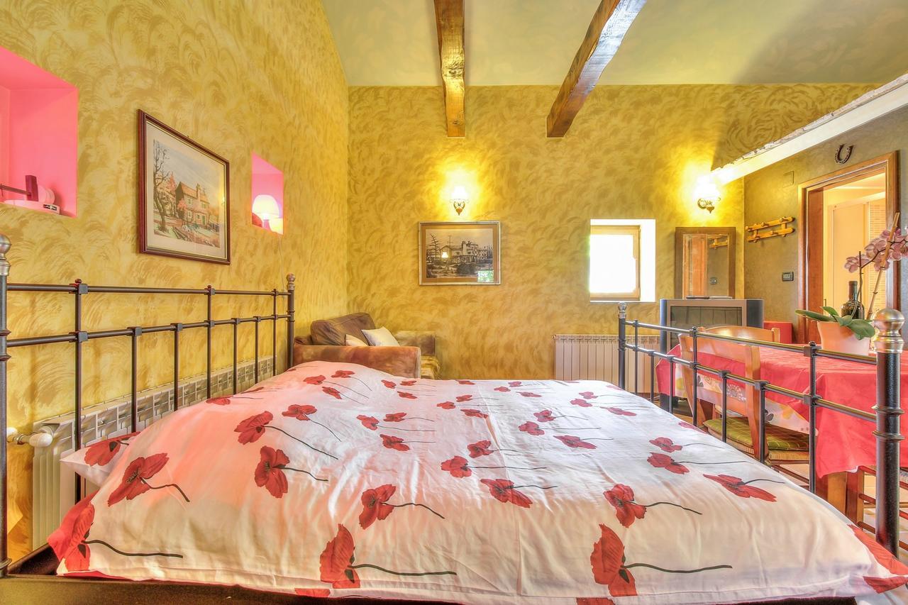 Nadia House With Apartments Zambratija  Phòng bức ảnh